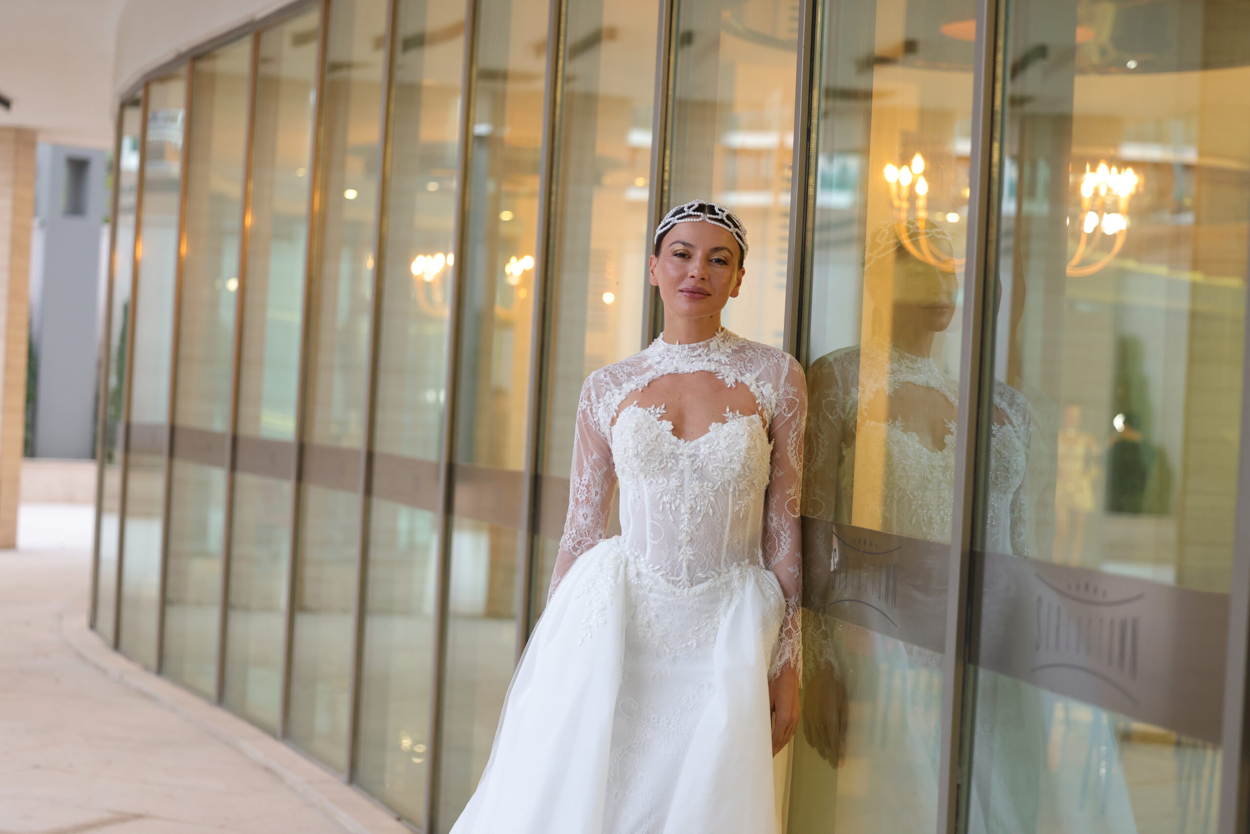 Fransız Dantelli Yüksek Boyunlu Korse Gelinlik - Görsel 3