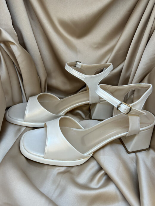 Alternative view of Kişiye Özel Kısa Kalın Topuklu İnci Beyazı Gelin Ayakkabısı