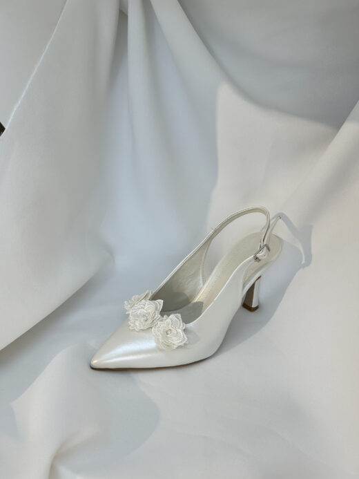 Alternative view of Kişiye Özel 3D Çiçek Detaylı Arkası Açık Stiletto Gelin Ayakkabısı