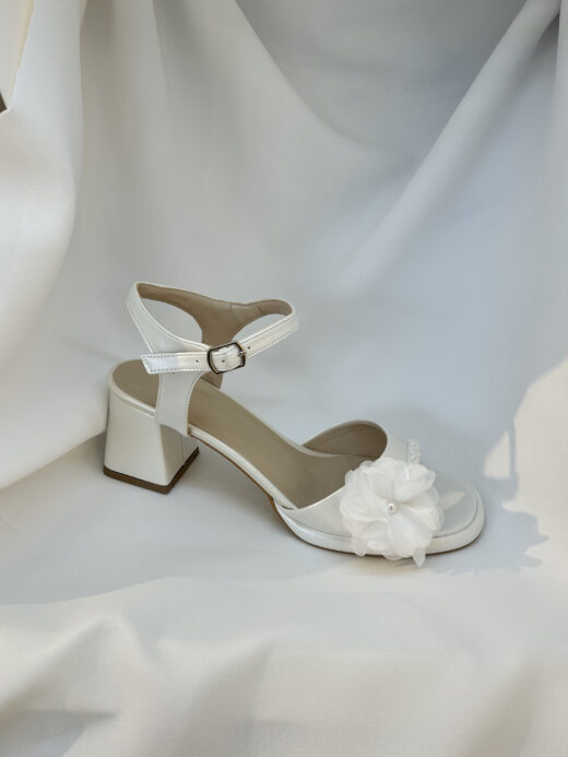 Kişiye Özel Tül Çiçekli ve Boncuk İşlemeli Kısa Kalın Topuklu Gelin Ayakkabısı